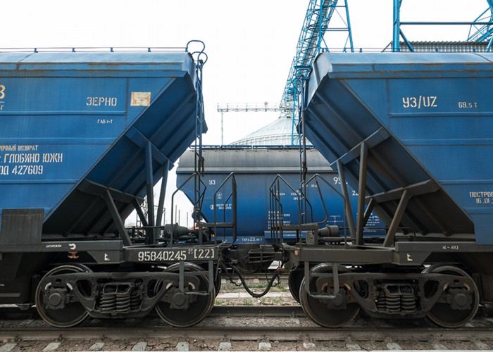 УЗ увеличила до 329 вагонов среднесуточное количество передачи зерновозов на западных переходах