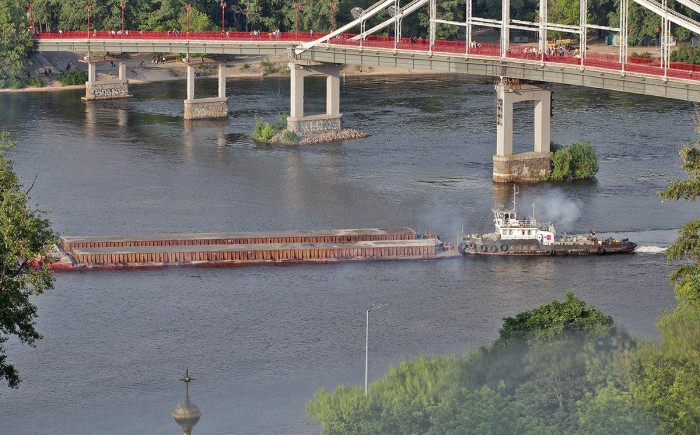 Президент доручив до 1 листопада прийняти закон про внутрішній водний транспорт