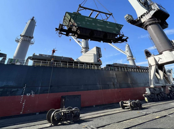 МТП Южний в жовтні обробив 10 суден