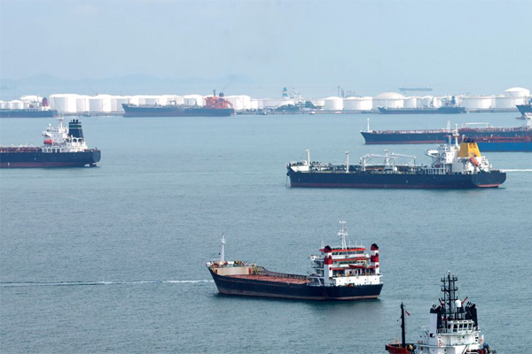 There was a traffic jam with oil tankers in the Bosphorus due to checking the availability of insurance