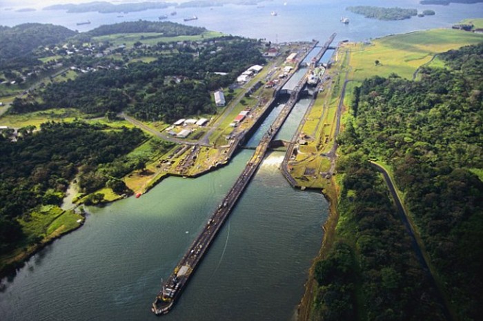 The Panama Canal is introducing a fee for the disruption of the ship's schedule The Panama Canal is introducing a fee for the disruption of the ship's schedule