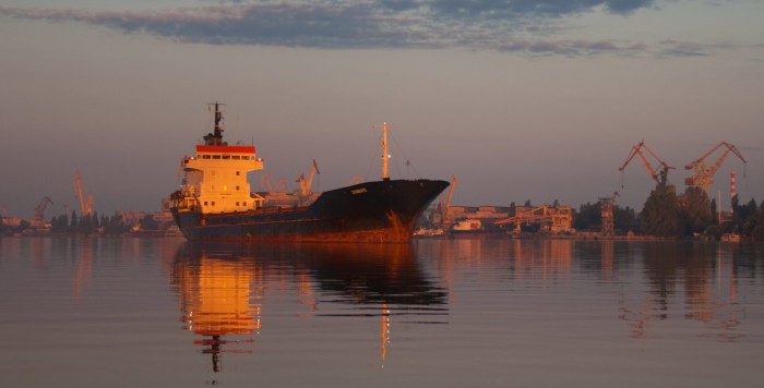 По Дніпру перевезли майже 11 млн тонн вантажів за 11 місяців По Дніпру перевезли майже 11 млн тонн вантажів за 11 місяців