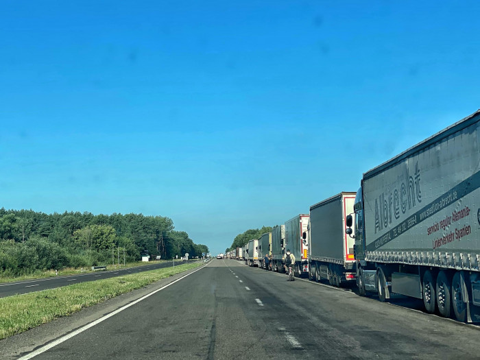 Україна і Польща запроваджують на тиждень взаємний контроль та обмін даними з кількості оглянутих авто на КПП &quot;Ягодин&quot;