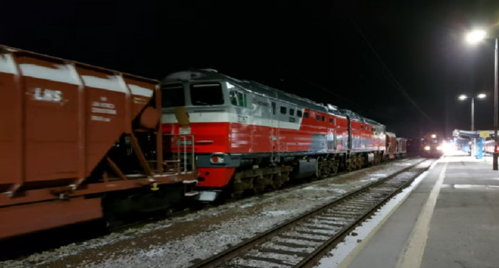 SKPL Cargo перевез 300-тонный локомотив 2ТЕ10М по ремонту в Даугавпилсе в Украину, минуя Беларусь  SKPL Cargo перевез 300-тонный локомотив 2ТЕ10М по ремонту в Даугавпилсе в Украину, минуя Беларусь