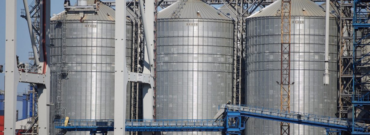 Ukraine plans to attract foreign investment in the construction of elevators on the borders with the European Union