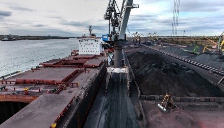 Морпорты сократили перевалку зерна, увеличили — руды, металла и масла