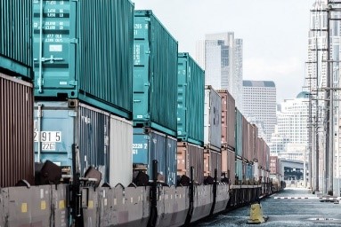 Вартість доставки вантажів з Китаю до Європи піднялася до рекордного рівня