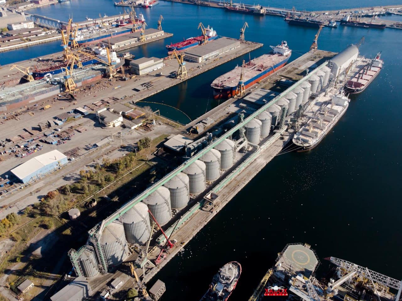 Перші каравани УДП з європейським зерном готуються до розвантаження у Констанці!