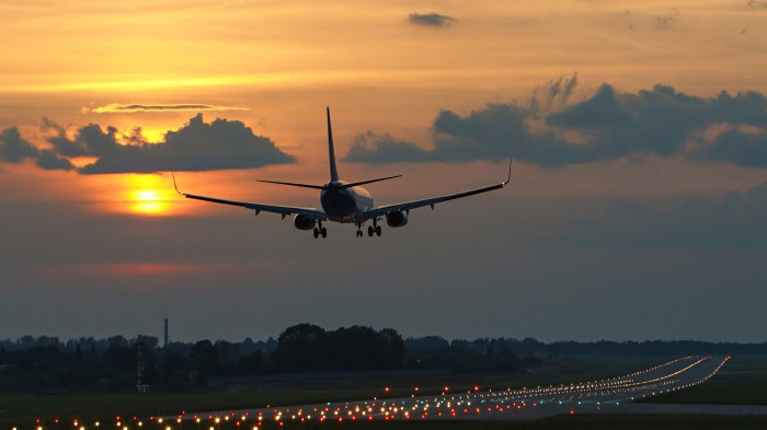 В Кабмине обсудили введение нулевой ставки НДС на внутренние авиаперевозки