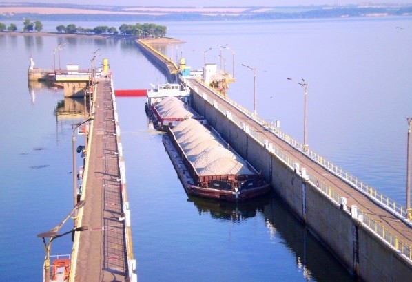 Вартість шлюзування суден по Дніпру можуть збільшити Вартість шлюзування суден по Дніпру можуть збільшити
