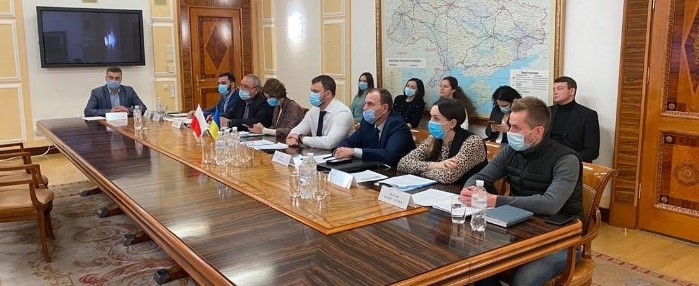 Польша должна прекратить ограничение транзита для украинских перевозчиков — Криклий