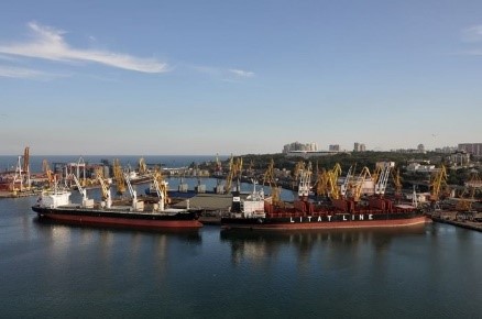 В Одеському морському порту реконструюють одне з найстаріших гідротехнічних споруд