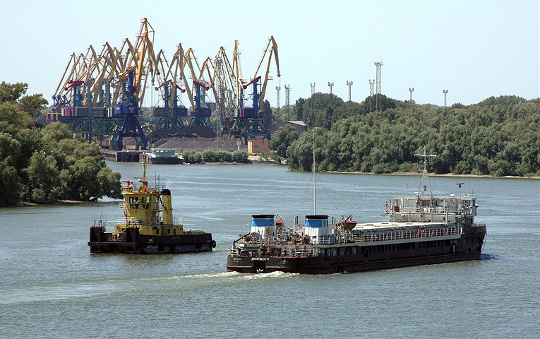 Перевезення вантажів по Дніпру з початку року зросли на 70%