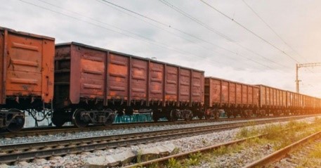 "Укрзалізниця" може підняти вантажні тарифи одразу на 37%,