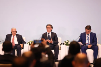 СЕРЕДНІЙ КОРИДОР: СВІТ МОЖЛИВОСТЕЙ